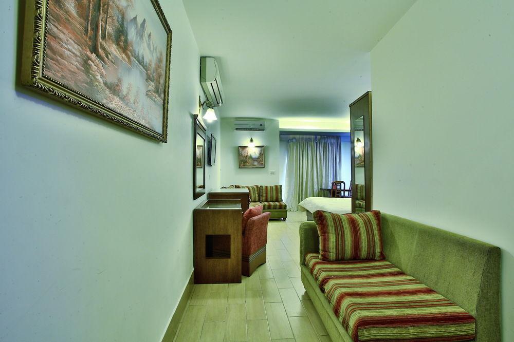 Hotel Lamedina & 4*